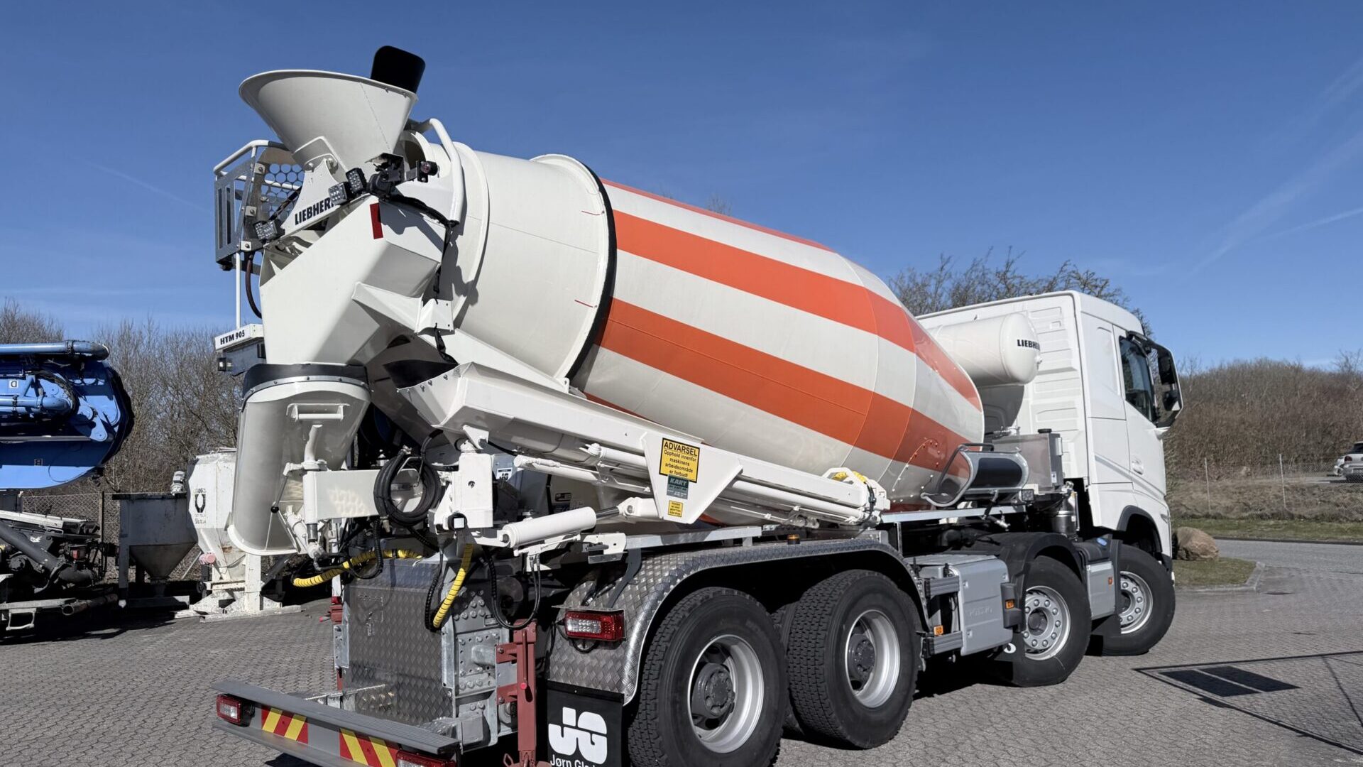 KART Teleskopisk ränna. Vi på JG Group erbjuder försäljning och professionell eftermontering av KART teleskoprännor i 9 och 10 meter för betongbilar.